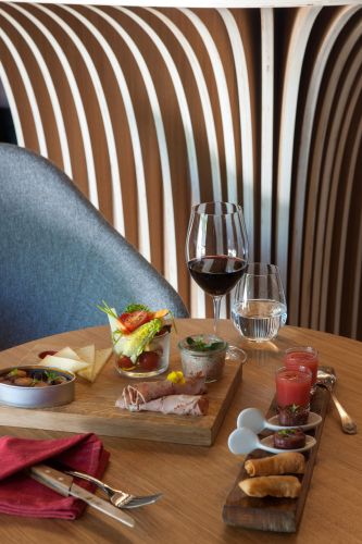 Repas au restaurant ROUGE