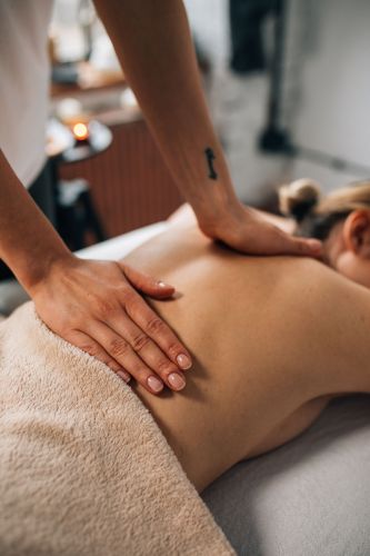 Coffret massage et déjeuner en 4 temps