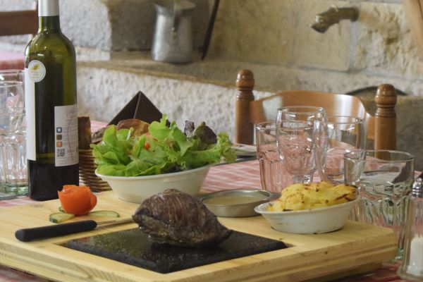 La spécialité :  Le Filet de Bœuf sur Ardoise