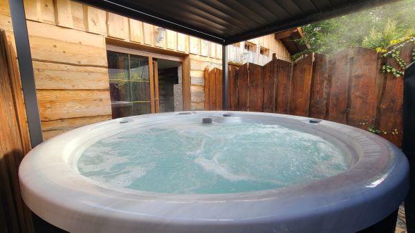 Expérience Romantique en Chambre Prestige & Spa privé