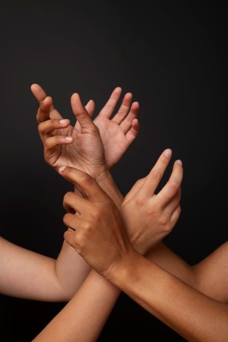 MASSAGE 4 MAINS ~ 50 MIN