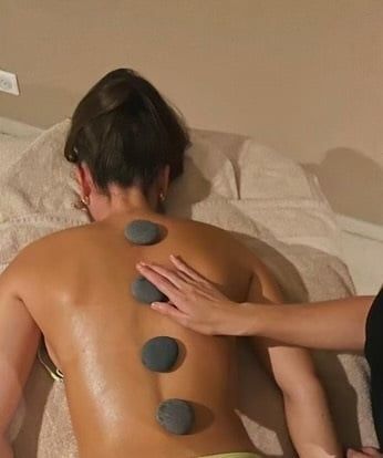 MASSAGE AUX PIERRES CHAUDES ~ 50 MIN