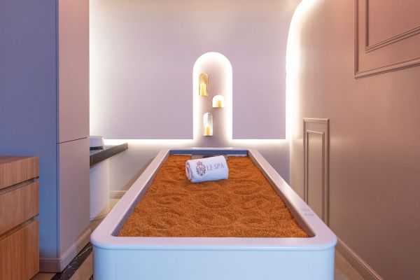 Le Massage sur Sable Chaud